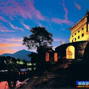 喜樂L線：天門山、張家界、袁家界、猛洞河、鳳凰古城超經典五日游