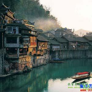 【長沙往返路線1】張家界、鳳凰古城、天子山、黃龍洞三晚四日游